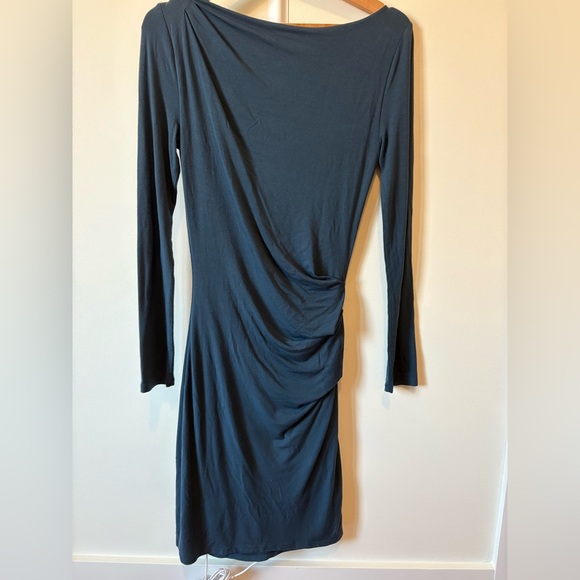 Elegant Blue Long-Sleeve Dress - Picture 4 of 5